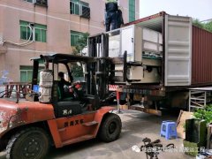  使用機(jī)械叉車進(jìn)行搬運時的注意事項